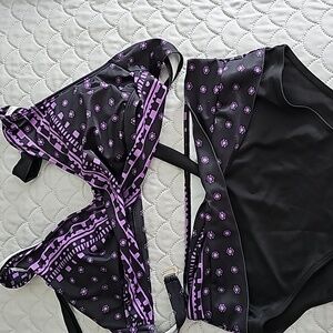 552 Ladies Large 2 PC swimsuit